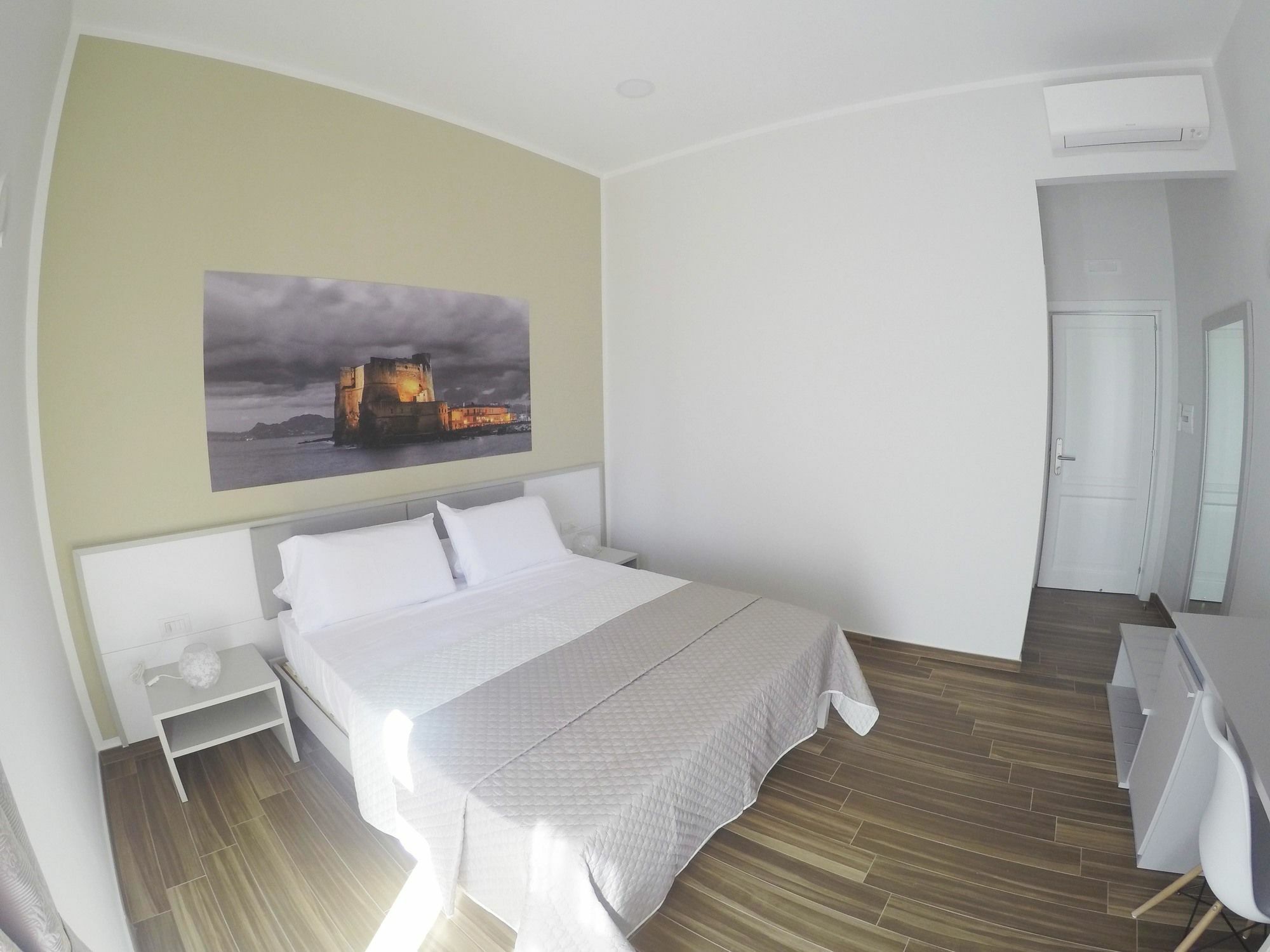 Rooms Stazione Centrale Napoli Exterior foto